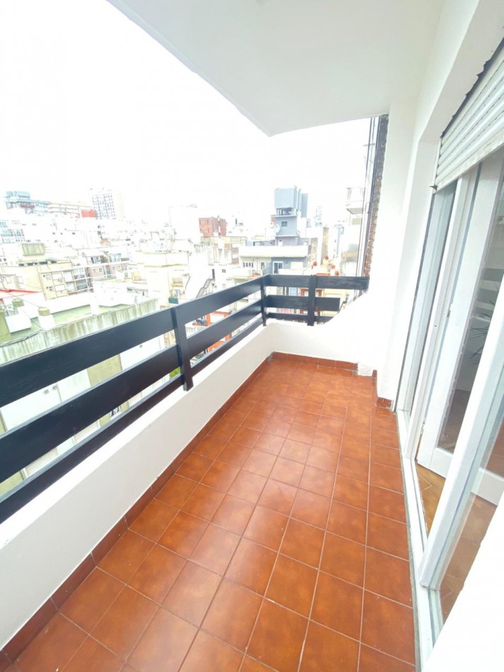 Departamento dos ambientes a la calle con balconn saliente, vista panoramica. Amoblado. Zona: Macrocentro