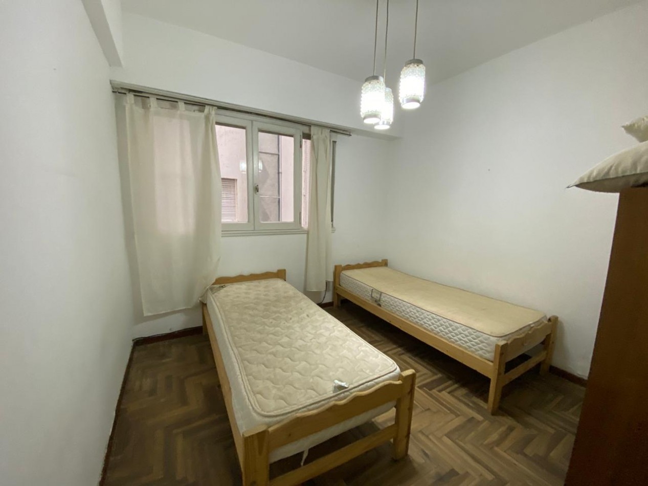 Departamento dos ambientes lateral. Estado original. Zona: Hotel Provincial