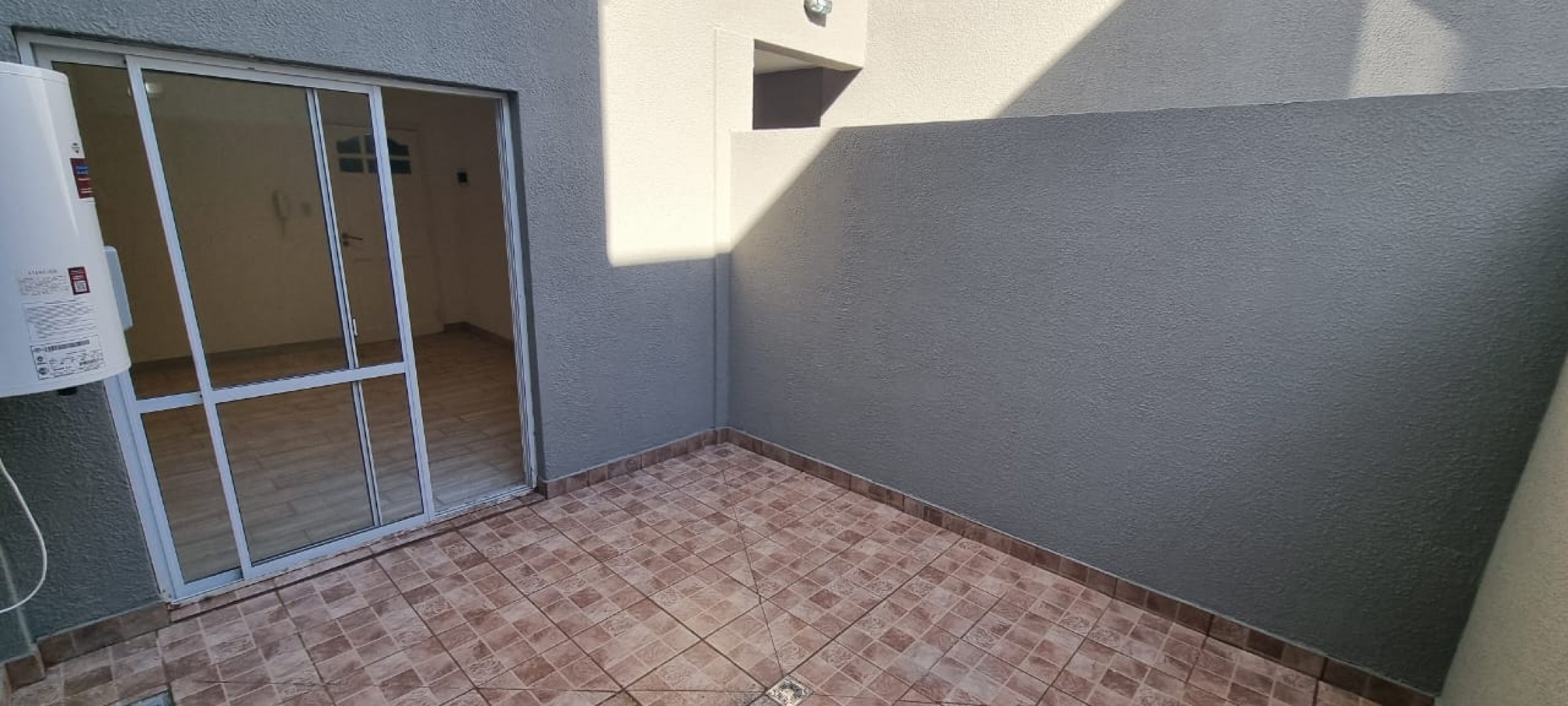 P.H. dos ambientes a estrenar a la calle con cochera. Zona: Don Bosco