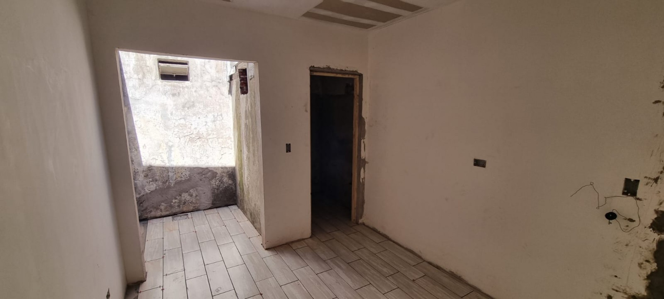 P.H. de 1 ambiente a estrenar con patio.Zona: Don Bosco