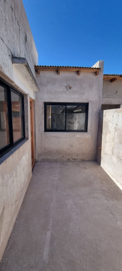P.H. de 1 ambiente a estrenar con patio.Zona: Don Bosco