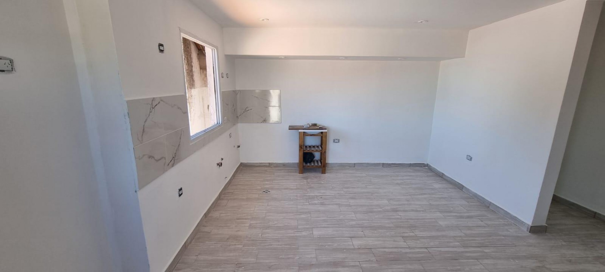 P.H. tres ambientes a estrenar, primer piso por escalera. (EN OBRA)  Zona: Villa Primera 