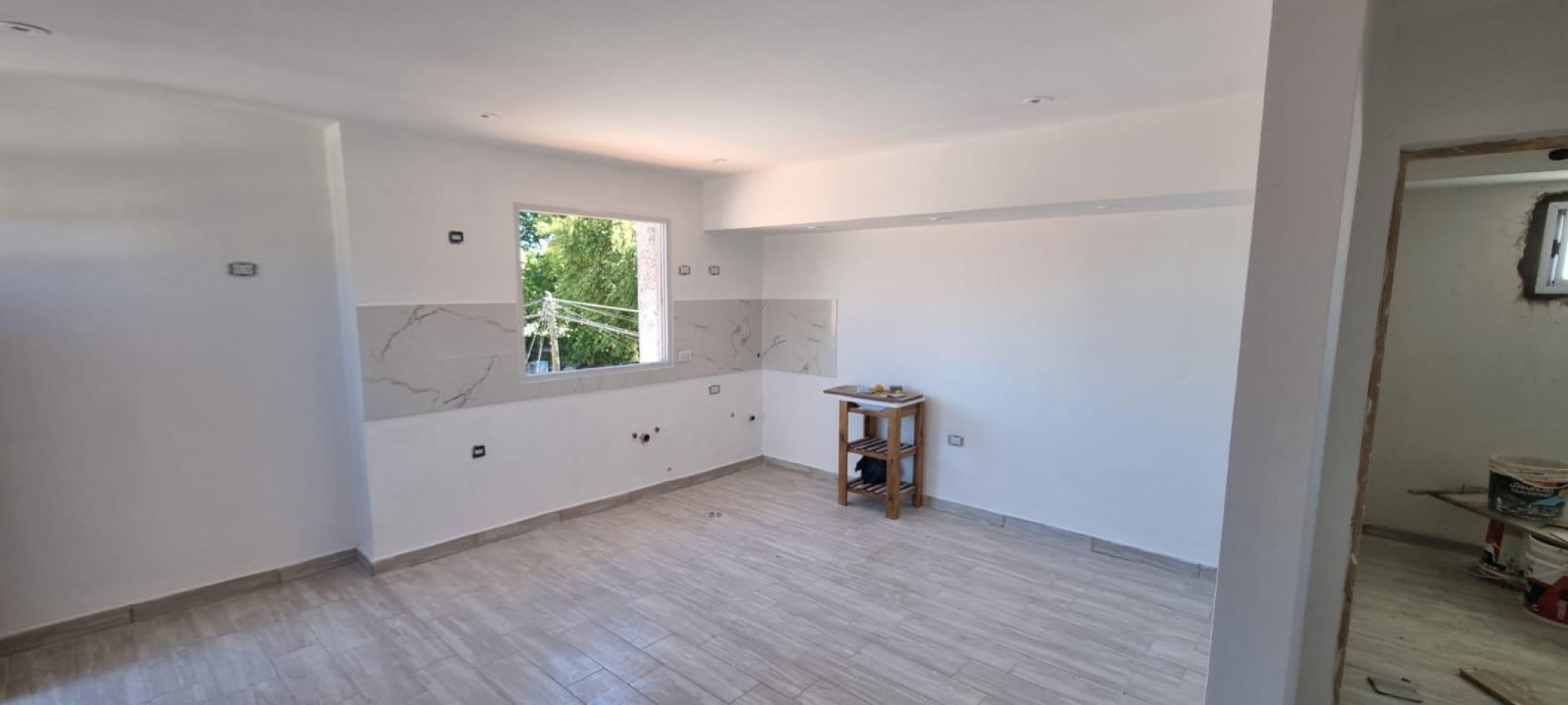 P.H. tres ambientes a estrenar, primer piso por escalera. (EN OBRA)  Zona: Villa Primera 