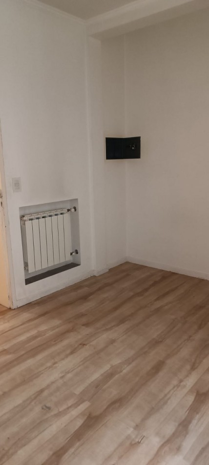 OFICINA CON COCHERA (OPCIONA) EN ALQUILER, ZONA CENTRO. IMPECABLE