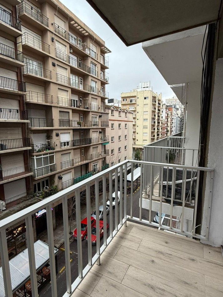 departamento tres ambientes con espacio de cochera a la calle con balcon saliente. Reccialdo y amblado, Zona: Centro