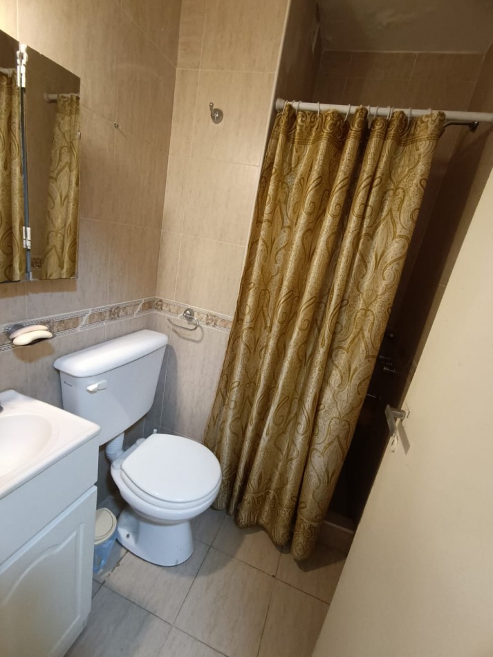 ALQUILER 24 MESES!! DEPARTAMENTO UN AMBIENTE  A LA CALLE CON BALCON SALIENTE. PLAZA MITRE