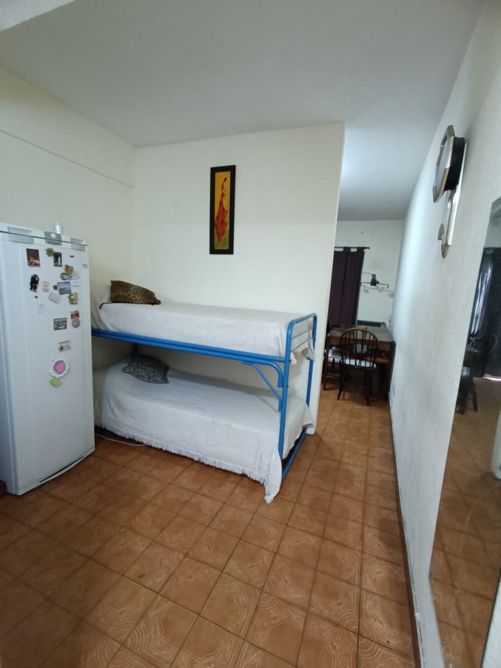 ALQUILER 24 MESES!! DEPARTAMENTO UN AMBIENTE  A LA CALLE CON BALCON SALIENTE. PLAZA MITRE
