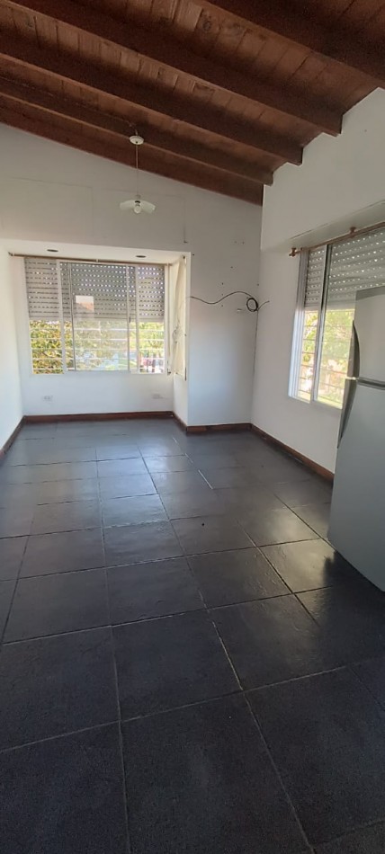  P.H. DOS AMBIENTES PRIMER PISO POR ESCALERA A LA CALLE. ZONA: EL PROGRESO