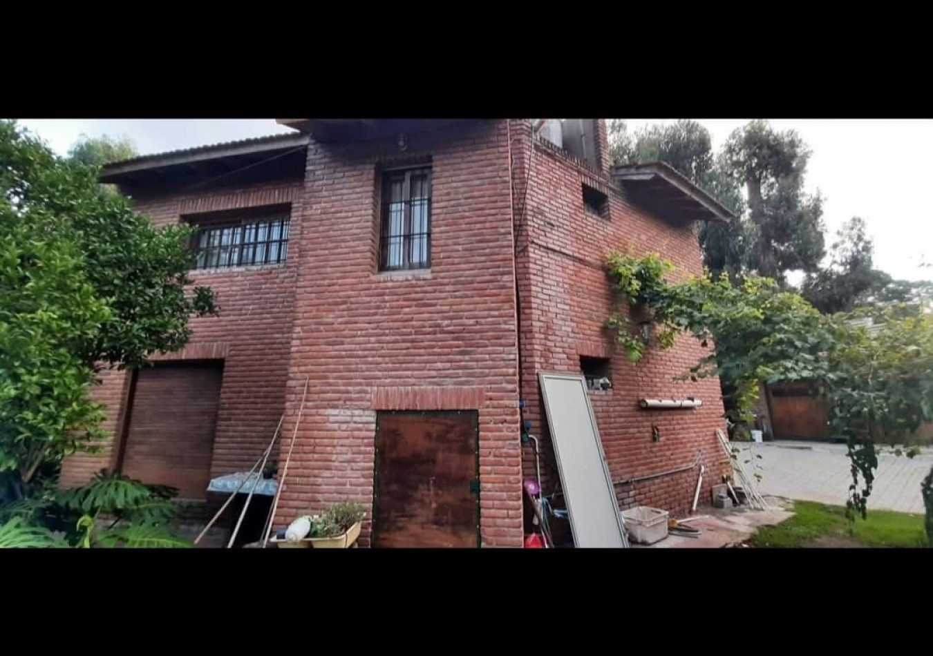 Chalet cuatro ambientes en Bosque Perlata Ramos