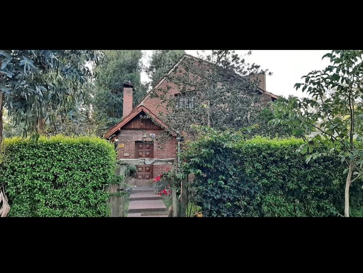 Chalet cuatro ambientes en Bosque Perlata Ramos