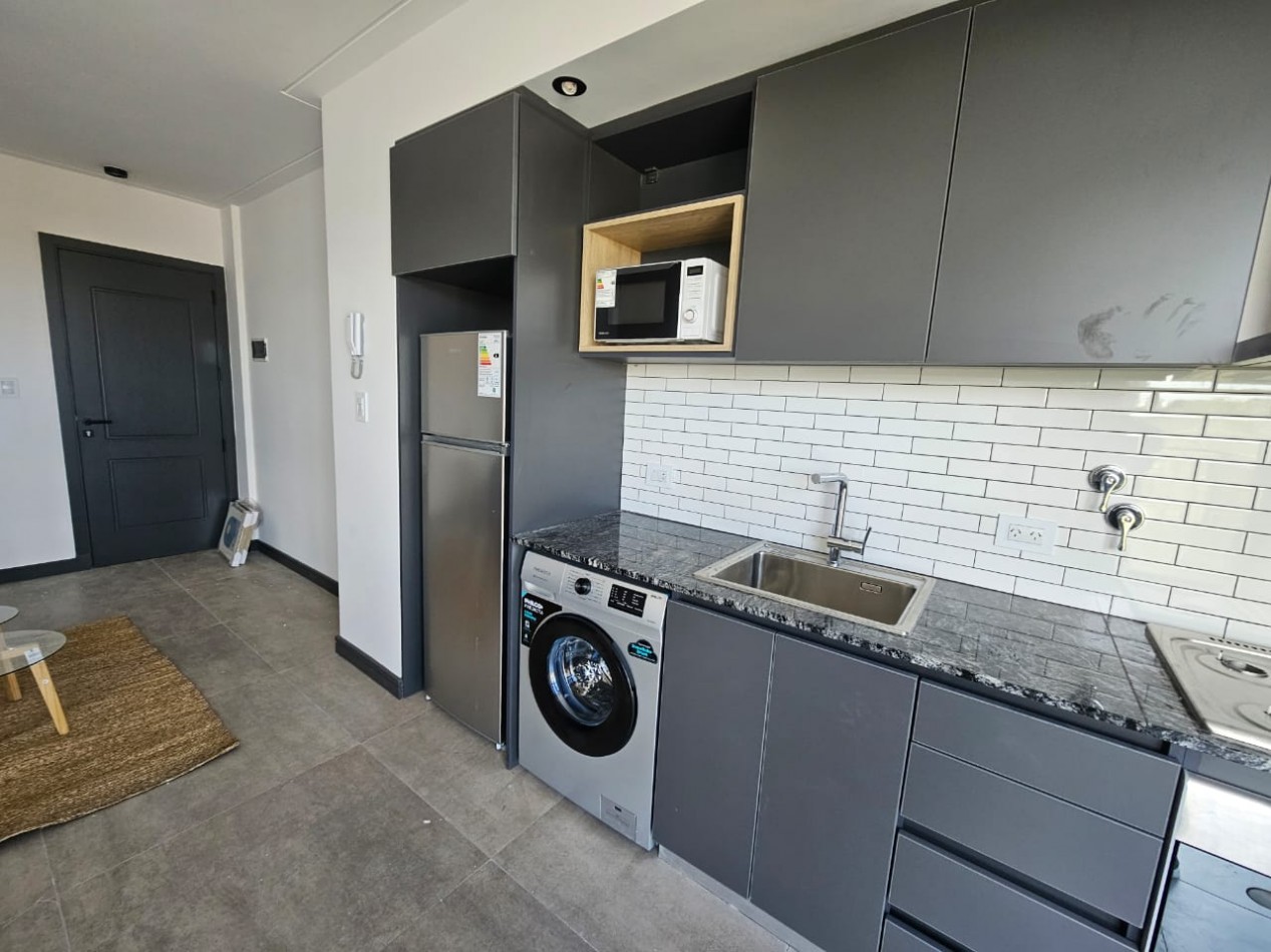 Departamento a Estrenar de dos ambientes a la calle con balcon saliente. Entrega Noviembre 2025. San Jose