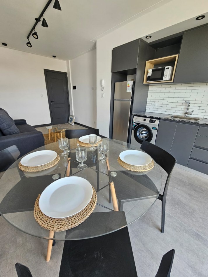 Departamento a Estrenar de dos ambientes a la calle con balcon saliente. Entrega Noviembre 2025. San Jose