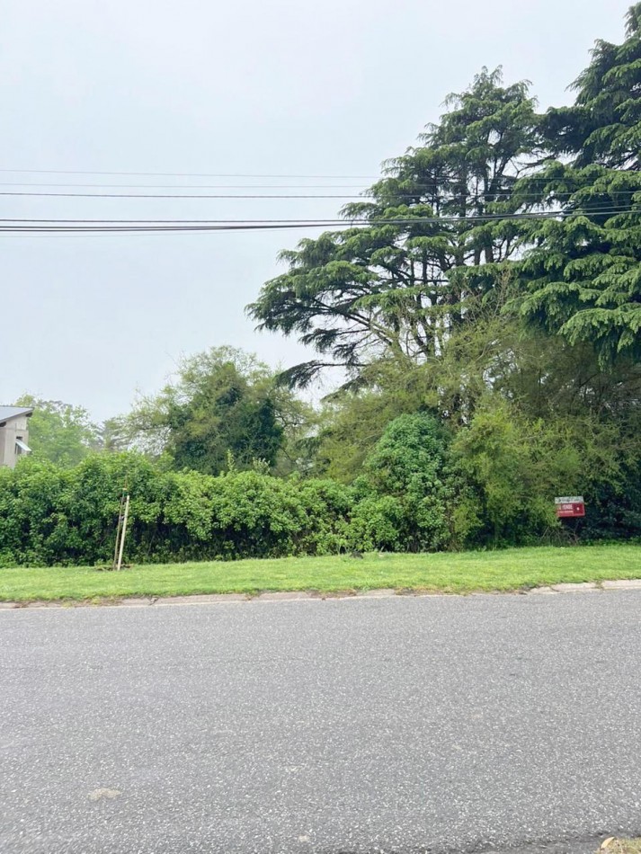 Gran lote en Sierra de los Padres.