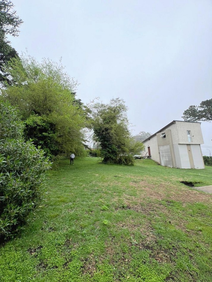 Gran lote en Sierra de los Padres.