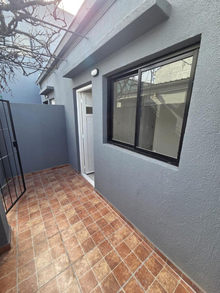 P.H. de 2 ambiente a estrenar con patio.Zona: Don Bosco