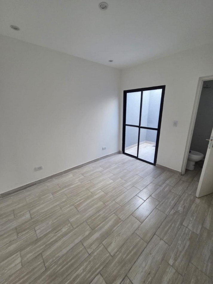 P.H. de 2 ambiente a estrenar con patio.Zona: Don Bosco