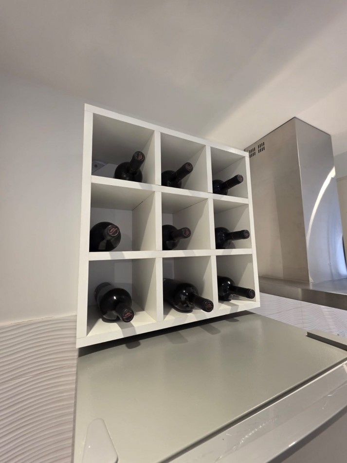 Departamento un ambiente luminoso. Reciclado y amoblado. Zona: Macrocentro