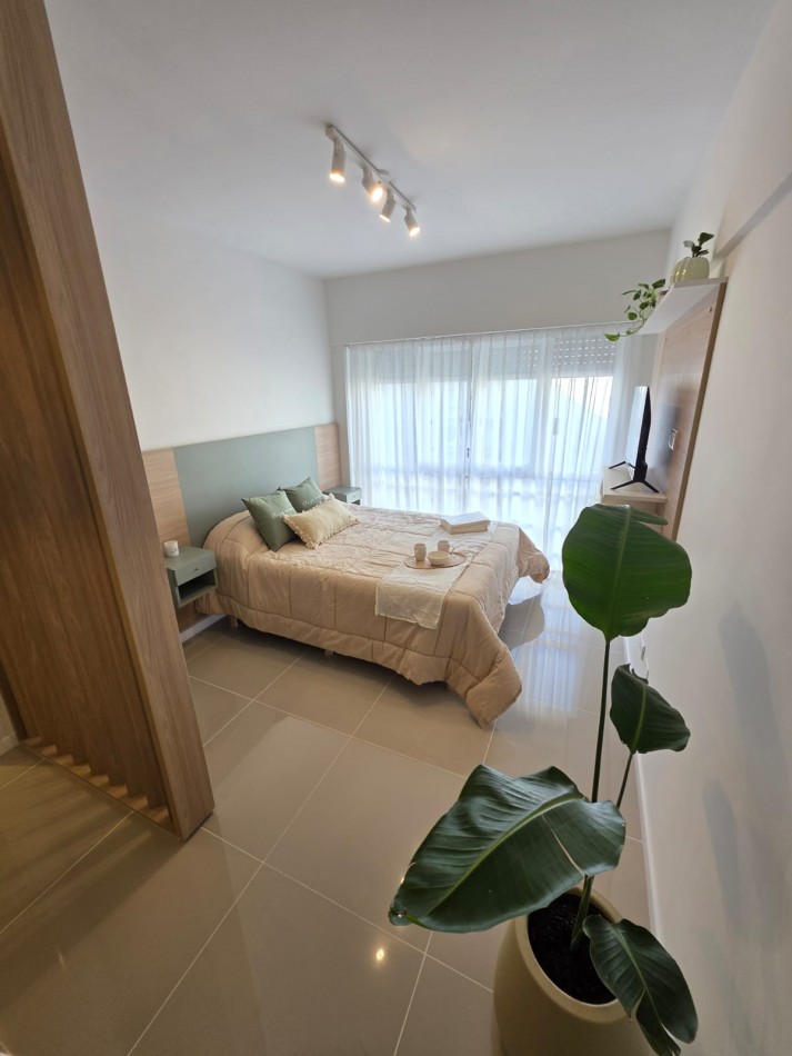 Departamento un ambiente luminoso. Reciclado y amoblado. Zona: Macrocentro