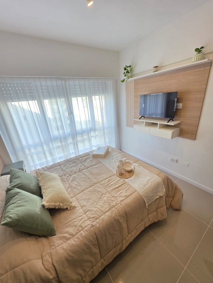 Departamento un ambiente luminoso. Reciclado y amoblado. Zona: Macrocentro