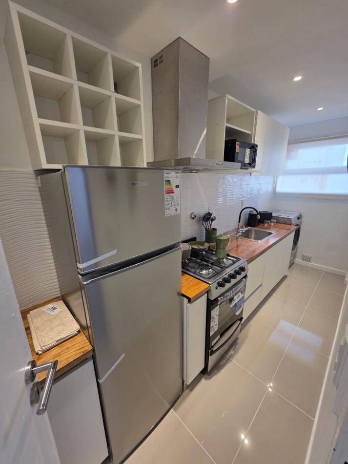 Departamento un ambiente luminoso. Reciclado y amoblado. Zona: Macrocentro