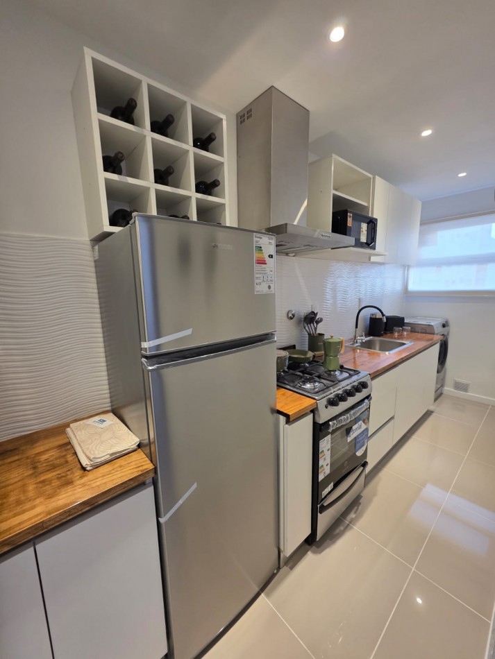 Departamento un ambiente luminoso. Reciclado y amoblado. Zona: Macrocentro