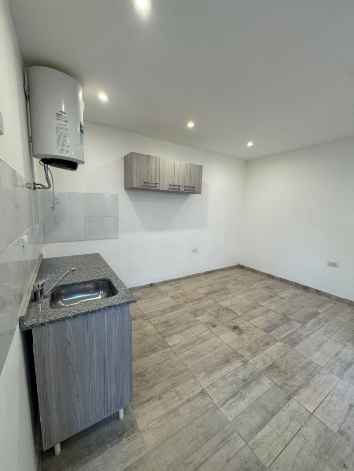 P.h. un ambiente con patio. Reciclado. Zona: Parque Luro