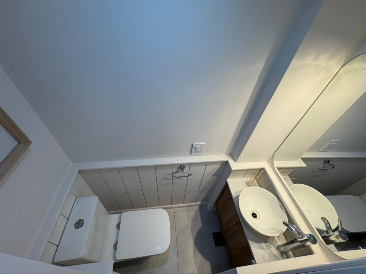 Chalet en p.h. de 4 ambientes con garage. Reciclado y amoblado. Zona: Aldrey