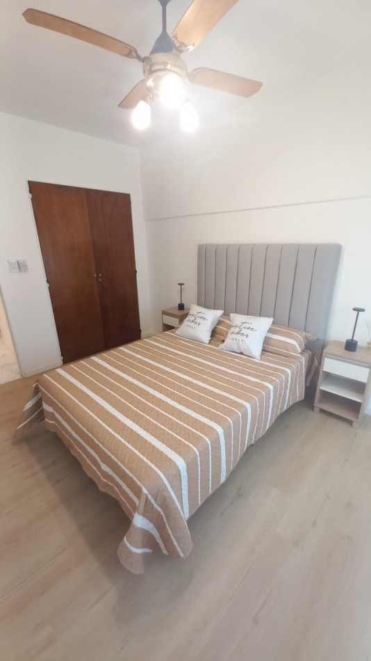 Departamento dos ambientes a la calle. Reciclado y amoblado. Centro