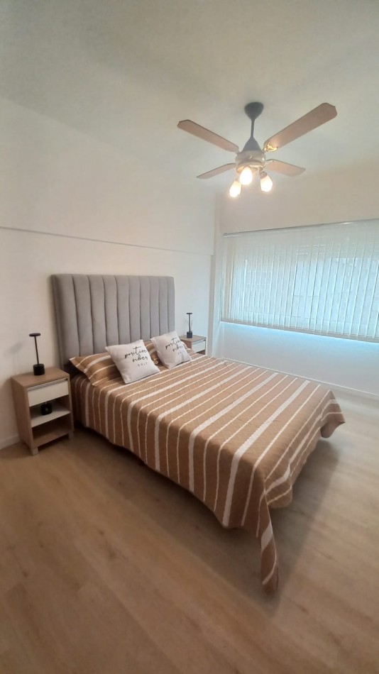 Departamento dos ambientes a la calle. Reciclado y amoblado. Centro