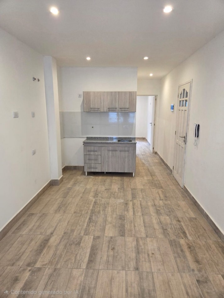 P.H. dosa mabientes al frente con patio.Reciclado. Zona: Don Bosco