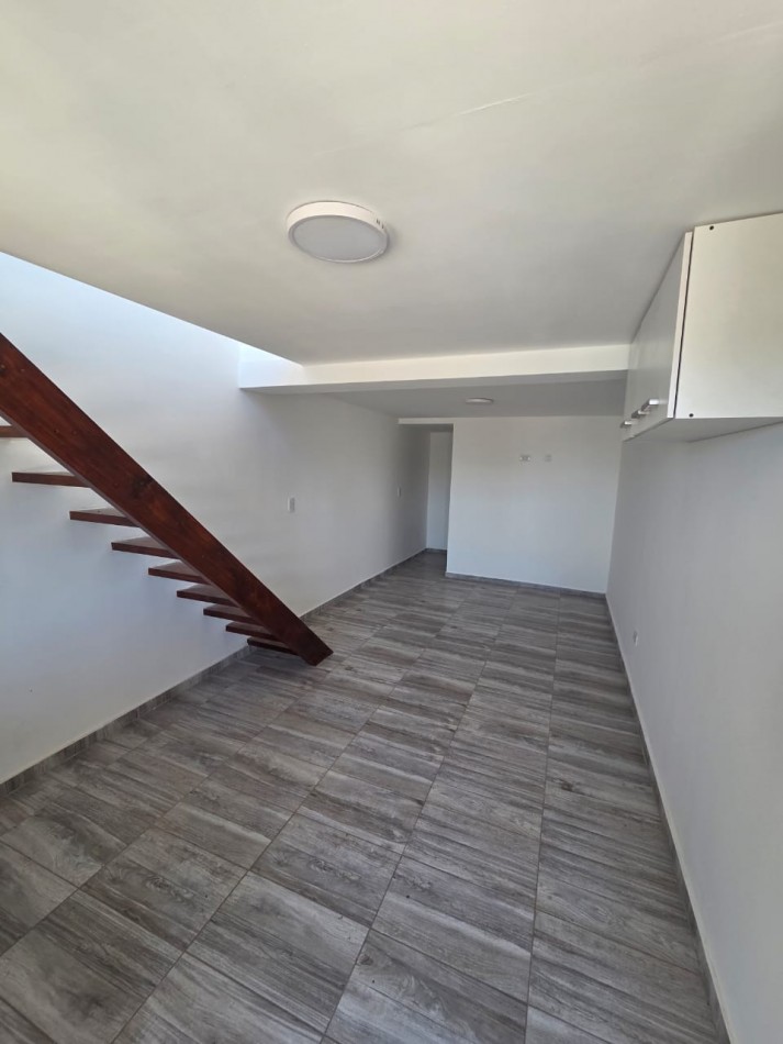 P.H. en duplex de dos ambientes al frente a Estrenar. Santa Clara (frente a Playa Franca)