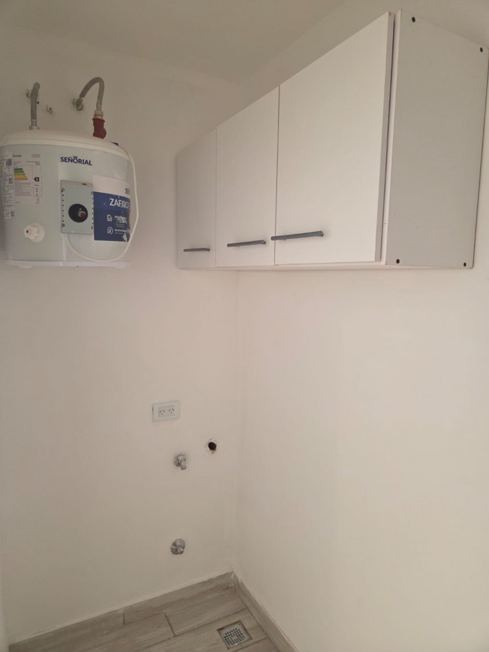 P.H dos ambientes a Estrenar en PB al contrafrente con dos patios. Zona: Villa Primera