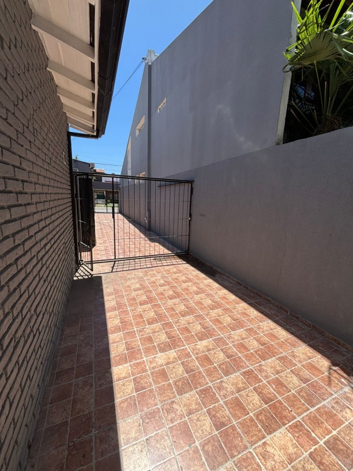 Duplex doos ambientes con espacio de cochera. Reciclado. Zona: Don Bosco