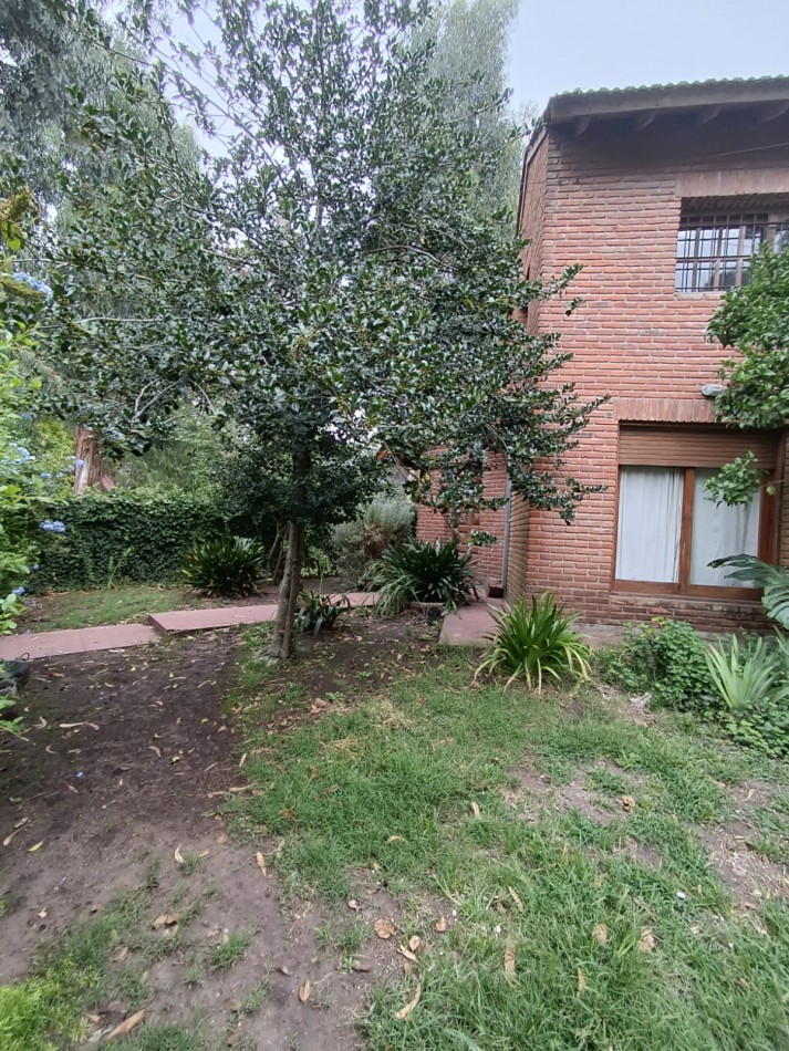 ALQUILER 24 MESES!!! Chalet cuatro ambientes en Bosque Perlata Ramos