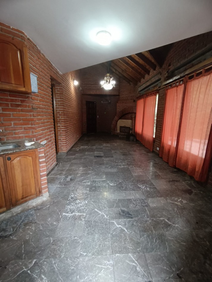 ALQUILER 24 MESES!!! Chalet cuatro ambientes en Bosque Perlata Ramos