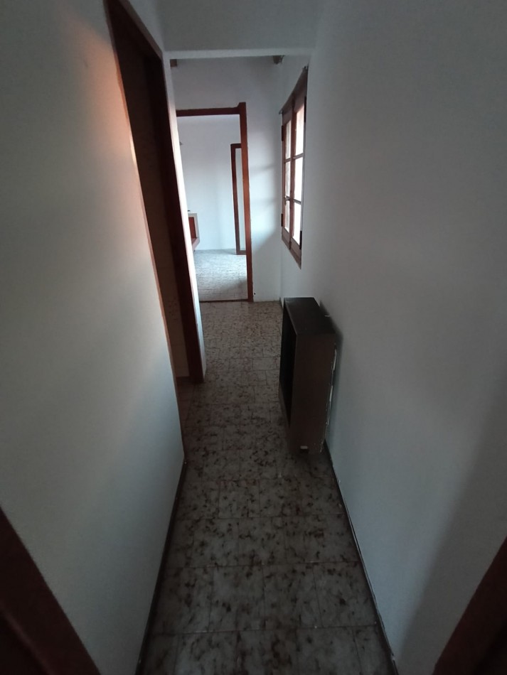 ALQUILER P.H. TRES AMBIENTES AL FRENTE CON ESPACIO PARA AUTO. Bo FORTUNATO DE LA PLAZA