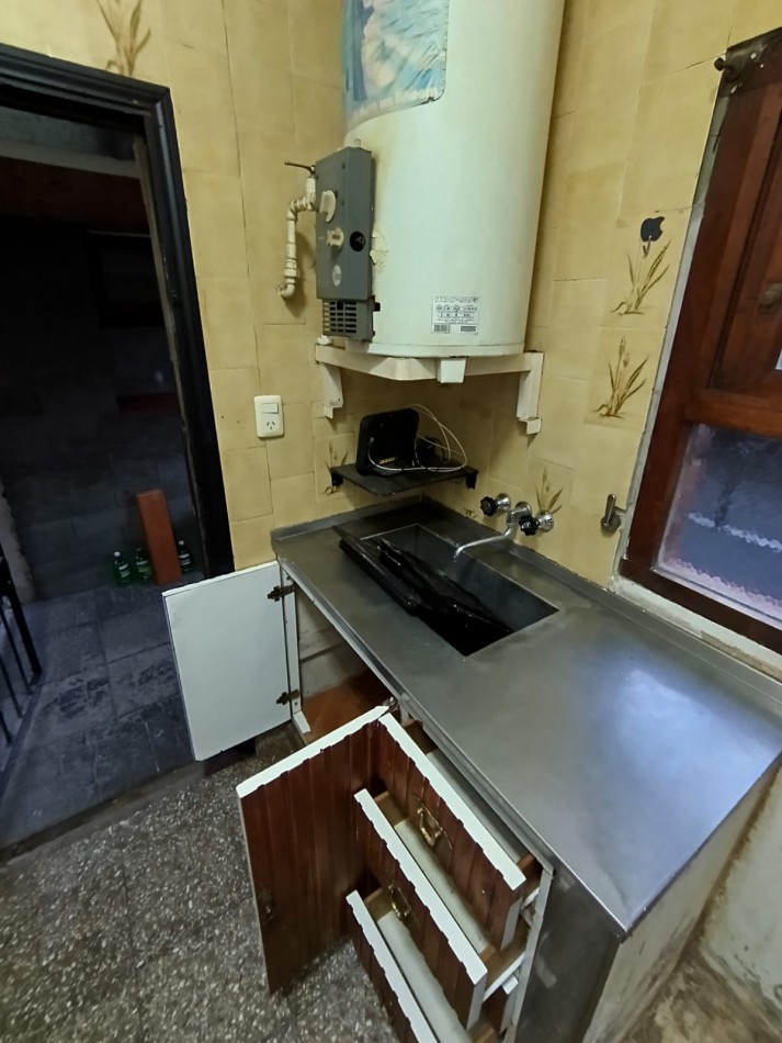 ALQUILER P.H. TRES AMBIENTES AL FRENTE CON ESPACIO PARA AUTO. Bo FORTUNATO DE LA PLAZA