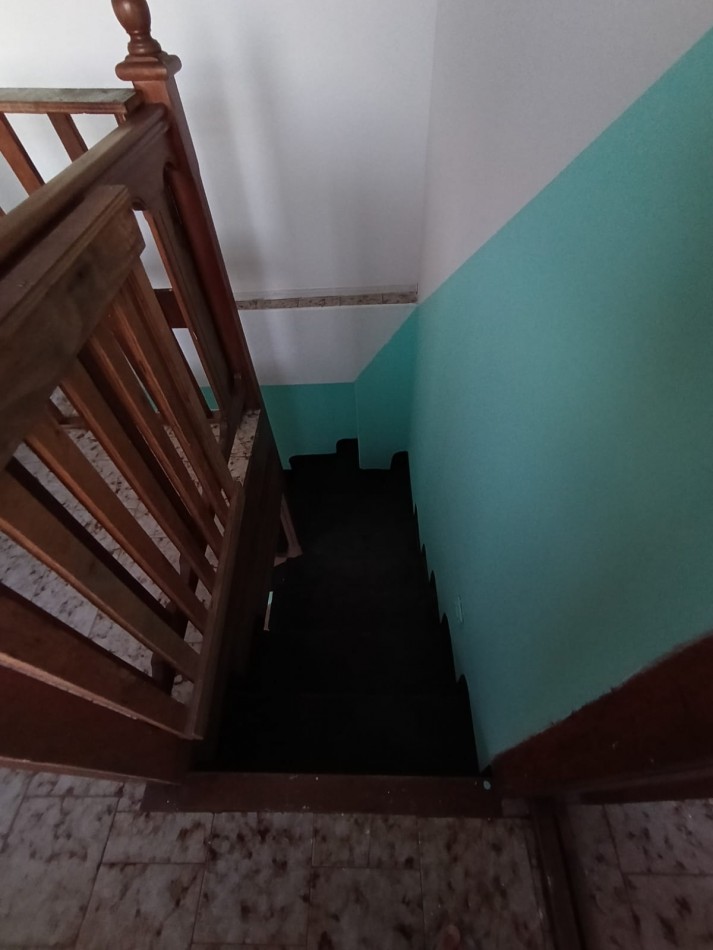 ALQUILER P.H. TRES AMBIENTES AL FRENTE CON ESPACIO PARA AUTO. Bo FORTUNATO DE LA PLAZA