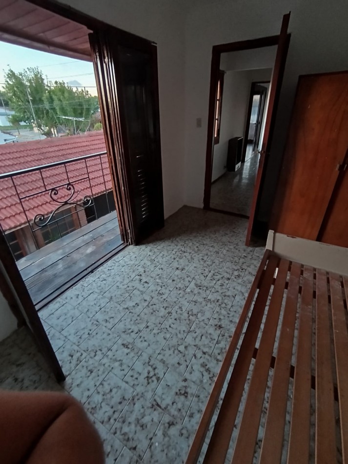 ALQUILER P.H. TRES AMBIENTES AL FRENTE CON ESPACIO PARA AUTO. Bo FORTUNATO DE LA PLAZA