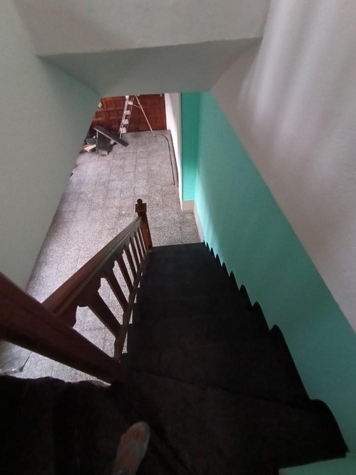 ALQUILER P.H. TRES AMBIENTES AL FRENTE CON ESPACIO PARA AUTO. Bo FORTUNATO DE LA PLAZA