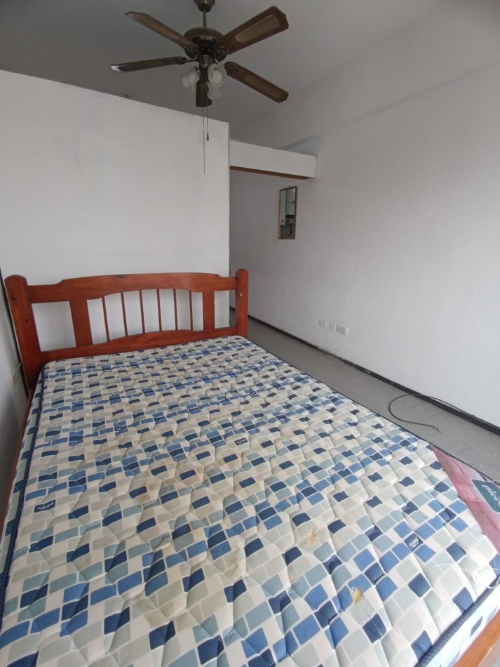ALQUILER 24 MESES!!! DEPARTAMENTO UN AMBIENTE A LA CALLE CON BALCON SALIENTE. ELECTRICO. PLAZA MITRE