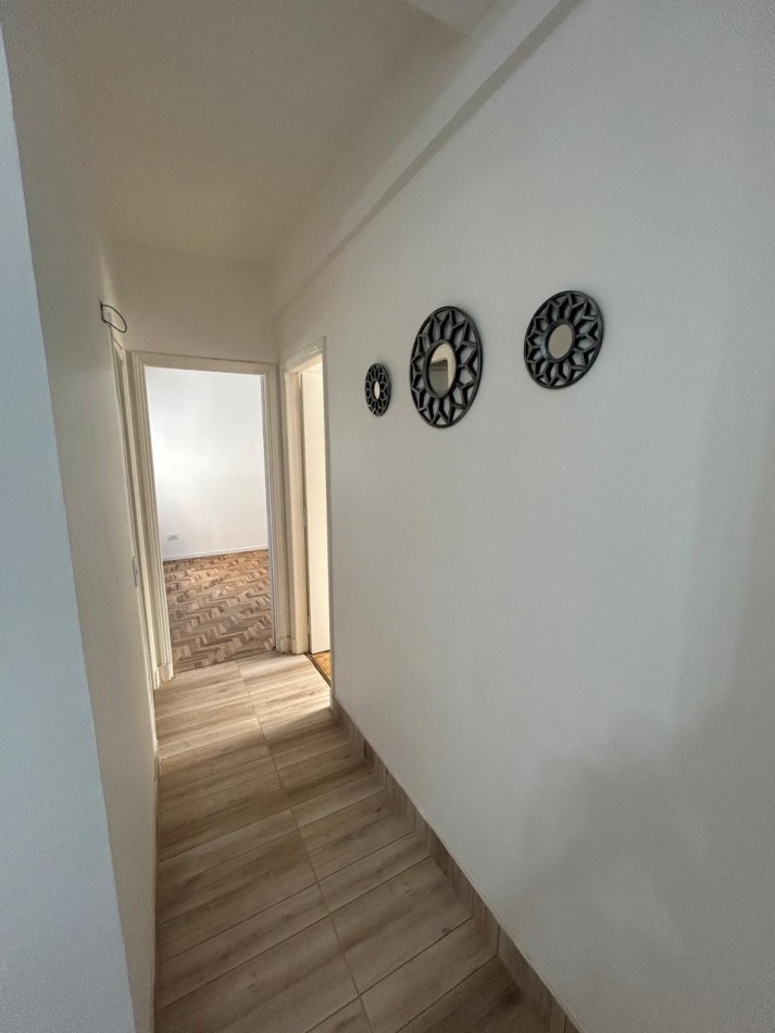 Departamento de tres ambientes luminoso. Reciclado. Zona: Chauvin