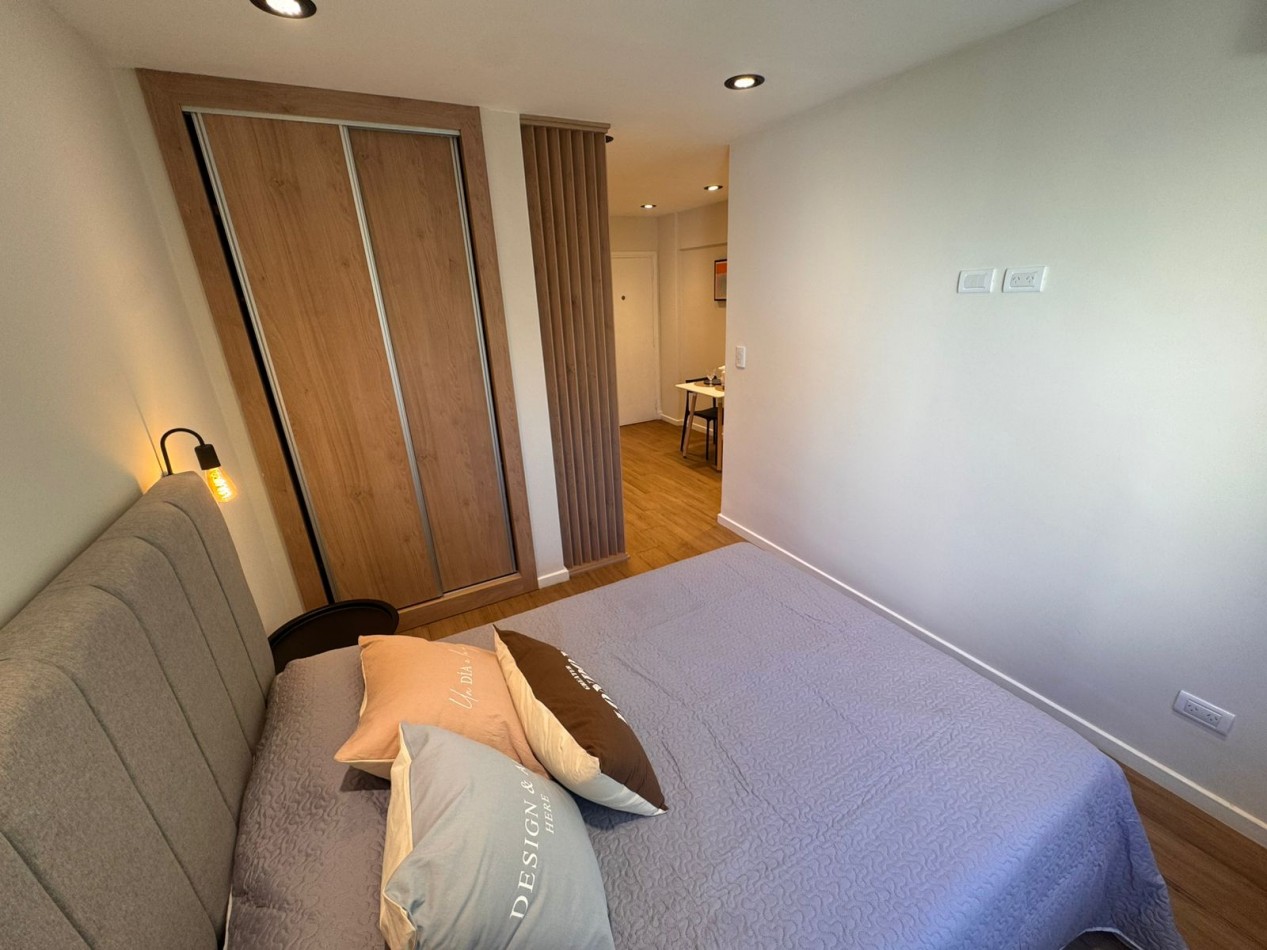 Departamento una mabiente a la calle. Reciclado y amoblado. Zona: Aldrey