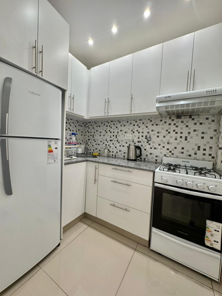 Departamento dos ambientes super luminoso. Reciclado y amoblado