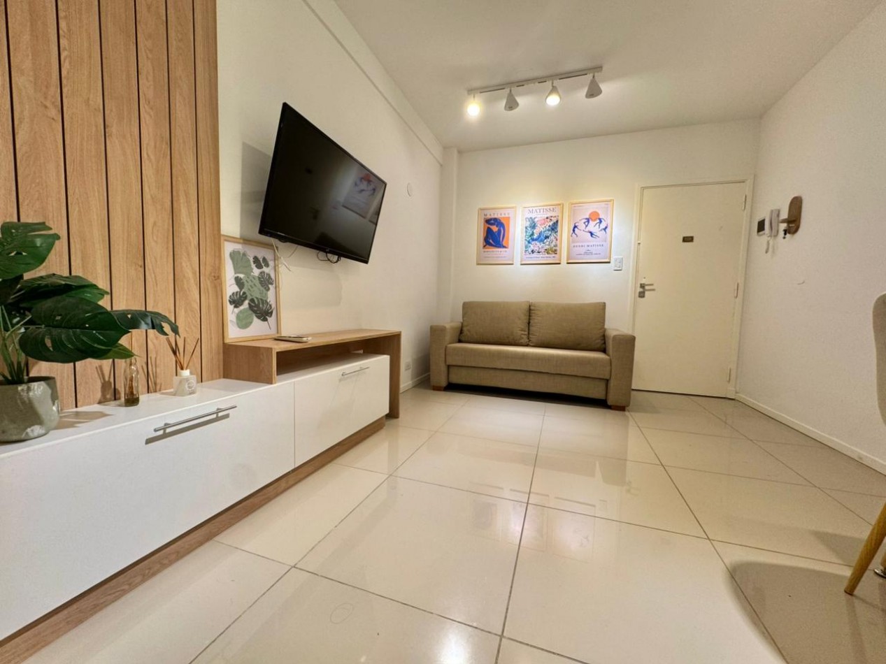 Departamento dos ambientes super luminoso. Reciclado y amoblado