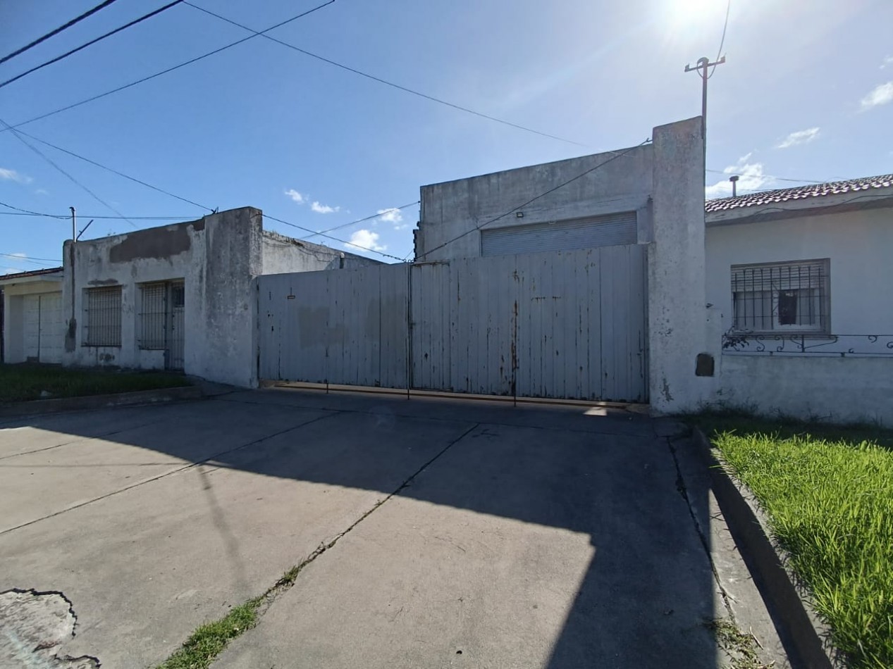 ALQUILER GALPON!!! GALPON APTO VARIOS RUBROS A MTS DE AVENIDA FORTUNATO DE LA PLAZA, 450 MTS. APTO CAMIONES