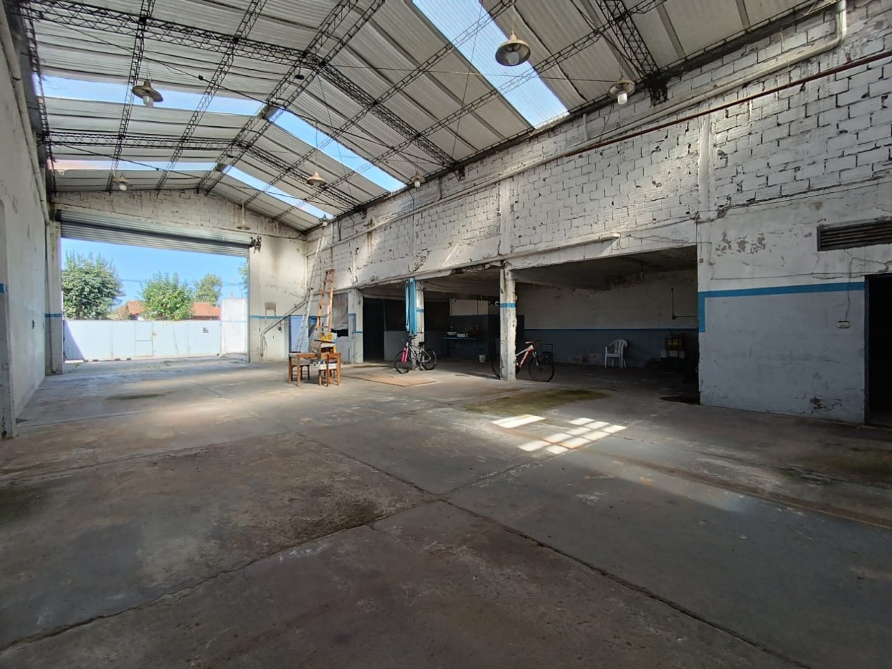 ALQUILER GALPON!!! GALPON APTO VARIOS RUBROS A MTS DE AVENIDA FORTUNATO DE LA PLAZA, 450 MTS. APTO CAMIONES