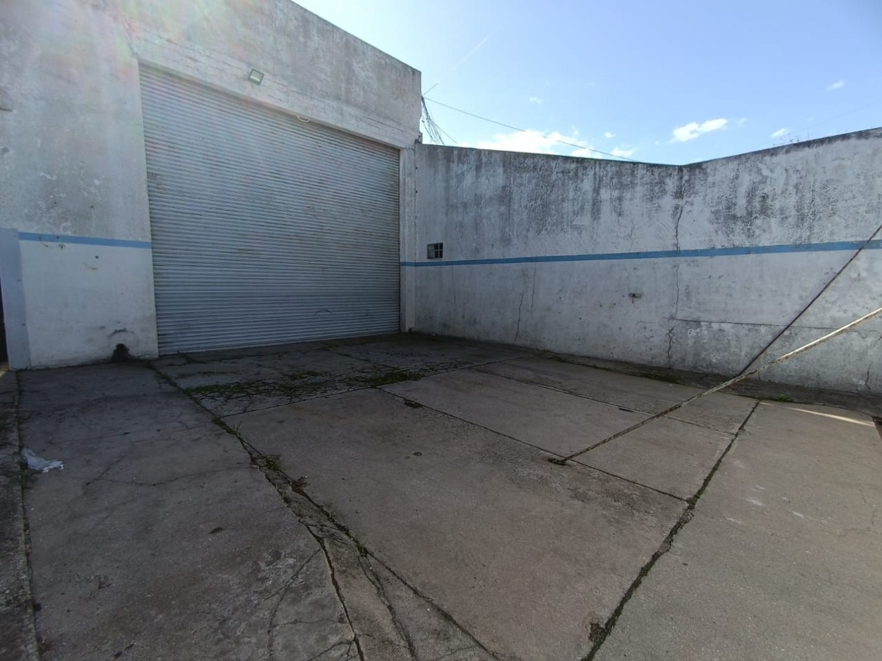 ALQUILER GALPON!!! GALPON APTO VARIOS RUBROS A MTS DE AVENIDA FORTUNATO DE LA PLAZA, 450 MTS. APTO CAMIONES