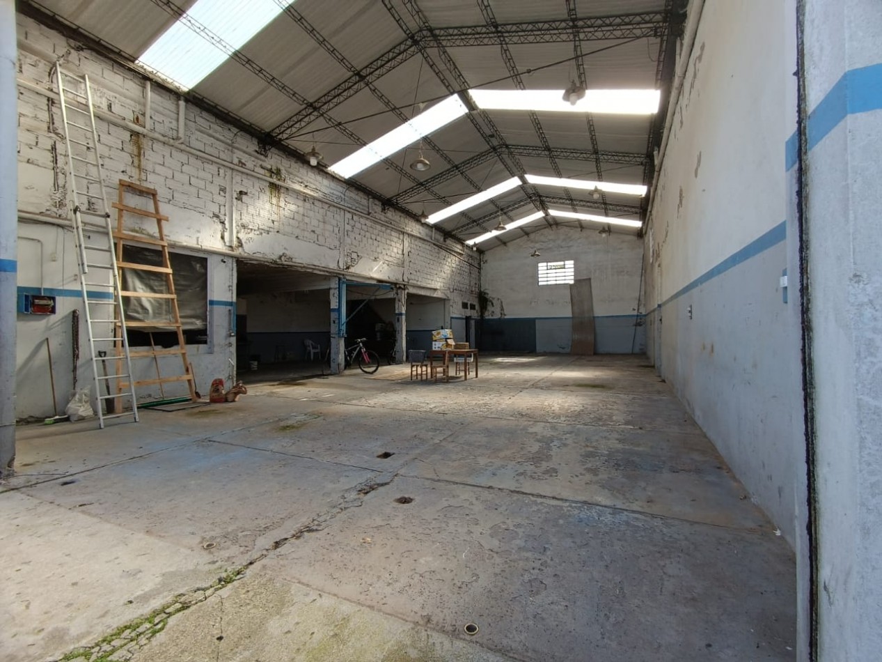 ALQUILER GALPON!!! GALPON APTO VARIOS RUBROS A MTS DE AVENIDA FORTUNATO DE LA PLAZA, 450 MTS. APTO CAMIONES