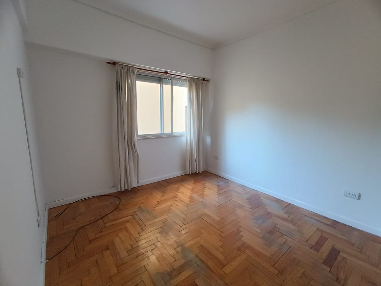 ALQUILER 24 MESES!!! DEPARTAMENTO TRES AMBIENTES A LA CALLE CON BALCON SALIENTE. MUY BUEN ESTADO. MACROCENTRO